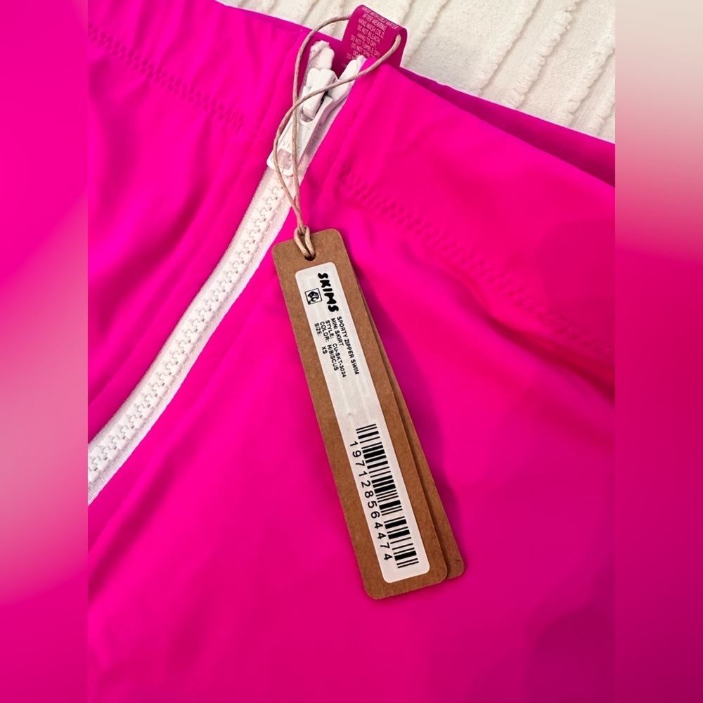 NWT SKIMS Size XS Swim Zip-Up Mini Skirt in Hibiscus - Picture 4 of 6